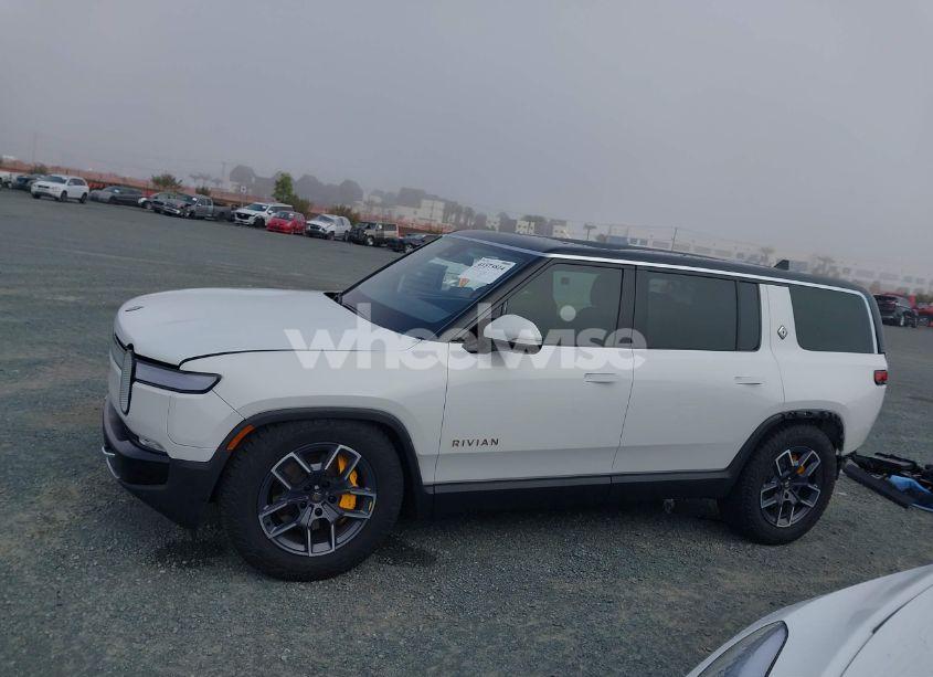 Photo 15 of 2023 Rivian R1s ADVENTURE (VIN 7PDSGABA8PN017893)