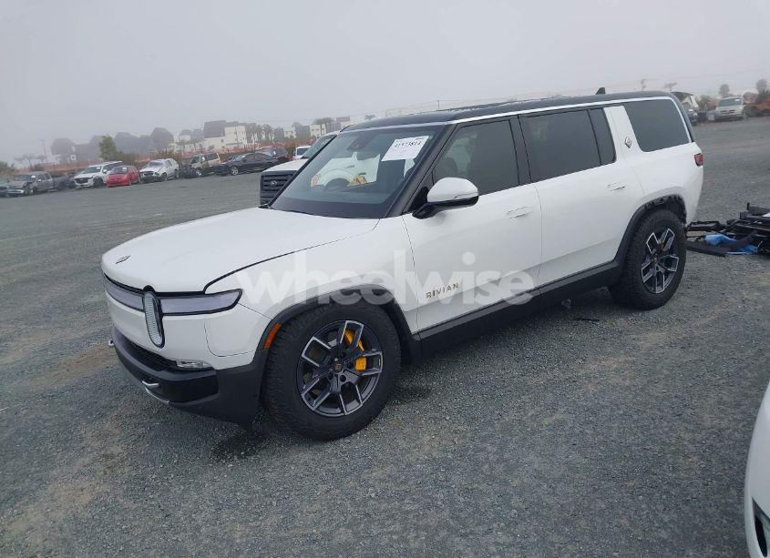 Photo 2 of 2023 Rivian R1s ADVENTURE (VIN 7PDSGABA8PN017893)