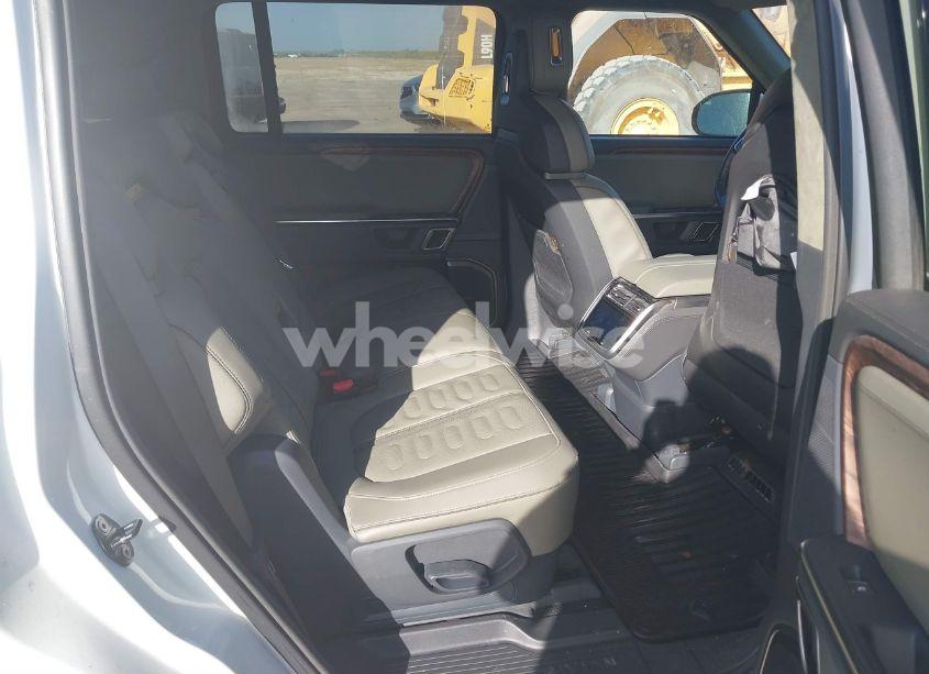 Photo 8 of 2023 Rivian R1s LAUNCH EDITION (VIN 7PDSGABL0PN003424)