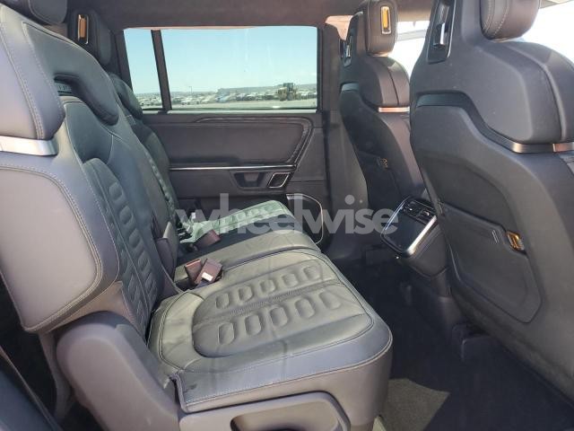 Photo 4 of 2022 RIVIAN R1S LAUNCH EDITION (VIN 7PDSGABLXNN002648)