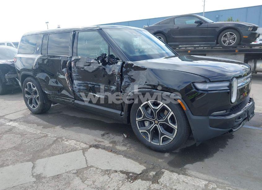 2025 Rivian R1s ADVENTURE DUAL MOTOR LARGE PACK/ADVENTURE DUAL MOTOR MAX PACK (VIN 7PDSGBBA5SN055497) main photo