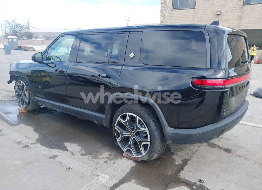 Photo 3 of 2025 Rivian R1s ADVENTURE DUAL MOTOR LARGE PACK/ADVENTURE DUAL MOTOR MAX PACK (VIN 7PDSGBBA5SN055497)