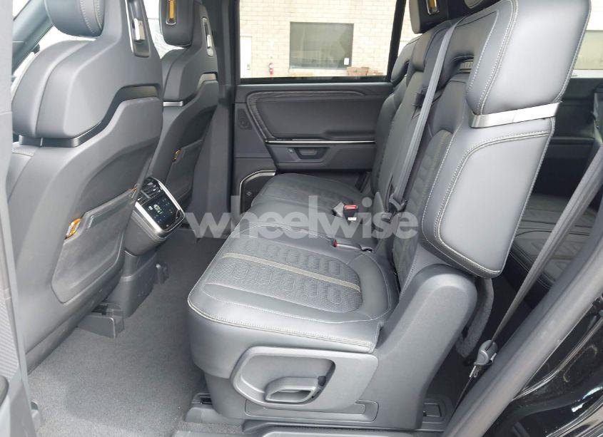 Photo 8 of 2025 Rivian R1s ADVENTURE DUAL MOTOR LARGE PACK/ADVENTURE DUAL MOTOR MAX PACK (VIN 7PDSGBBA5SN055497)