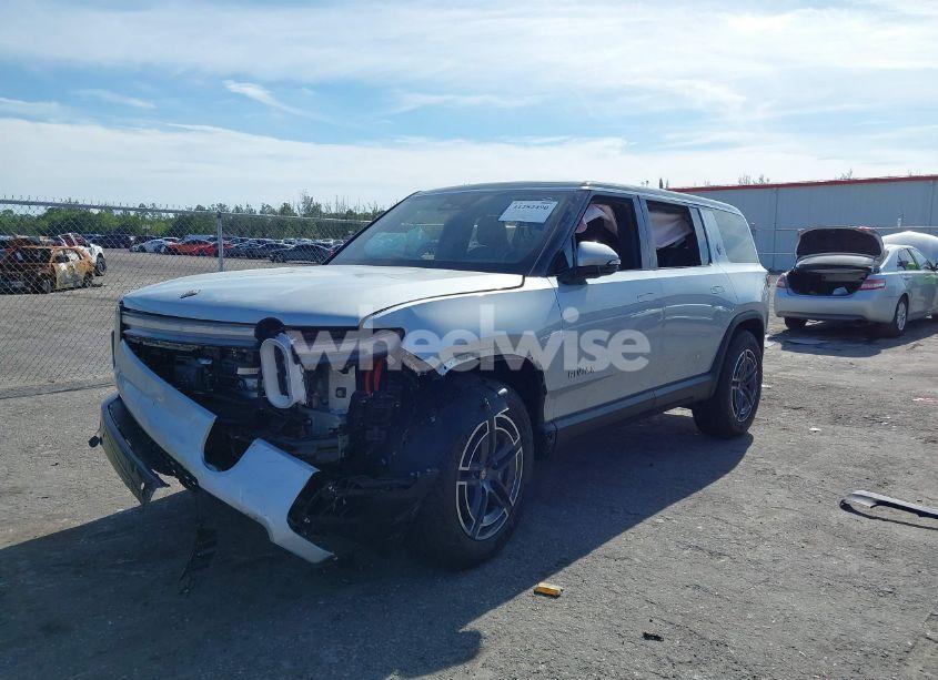 Photo 2 of 2025 Rivian R1s ADVENTURE (VIN 7PDSGBBA8SN046891)