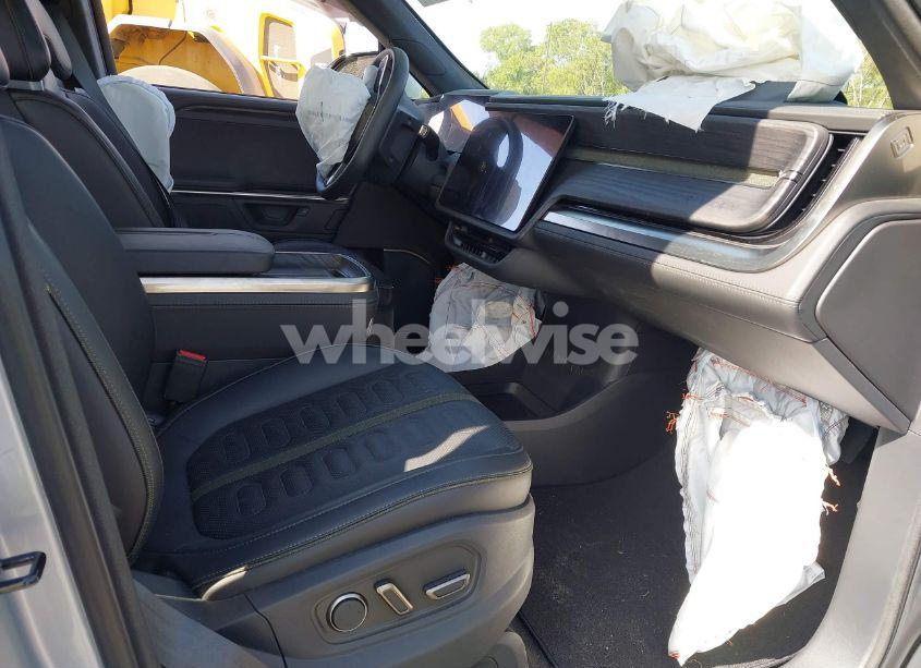 Photo 5 of 2025 Rivian R1s ADVENTURE (VIN 7PDSGBBA8SN046891)