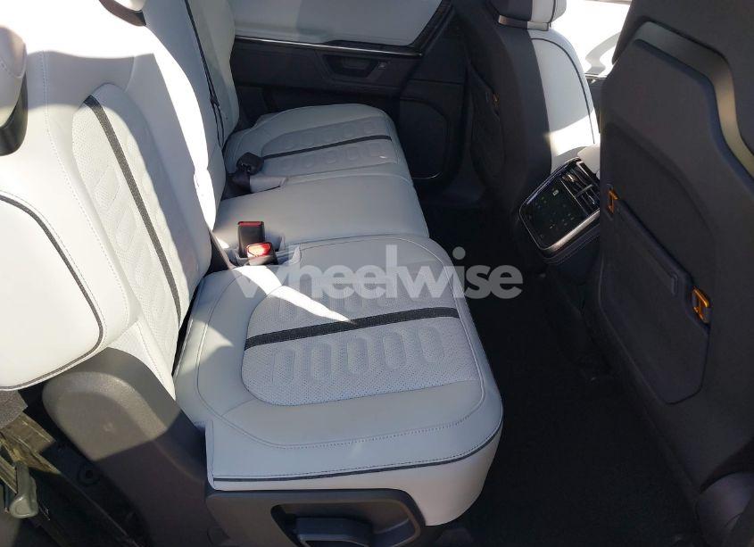 Photo 8 of 2025 Rivian R1s ADVENTURE DUAL MOTOR LARGE PACK/ADVENTURE DUAL MOTOR MAX PACK (VIN 7PDSGBBA9SN046978)