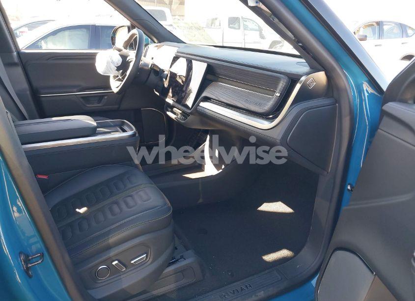 Photo 5 of 2025 Rivian R1s ADVENTURE DUAL MOTOR LARGE PACK/ADVENTURE DUAL MOTOR MAX PACK (VIN 7PDSGBBA9SN056202)