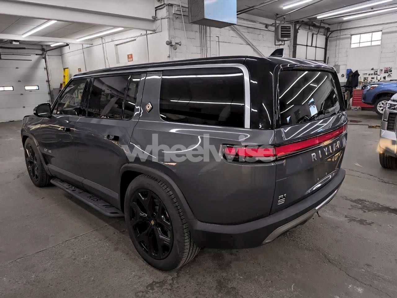Photo 2 of 2024 RIVIAN R1S ADVENTURE (VIN 7PDSGCBA8RN037656)