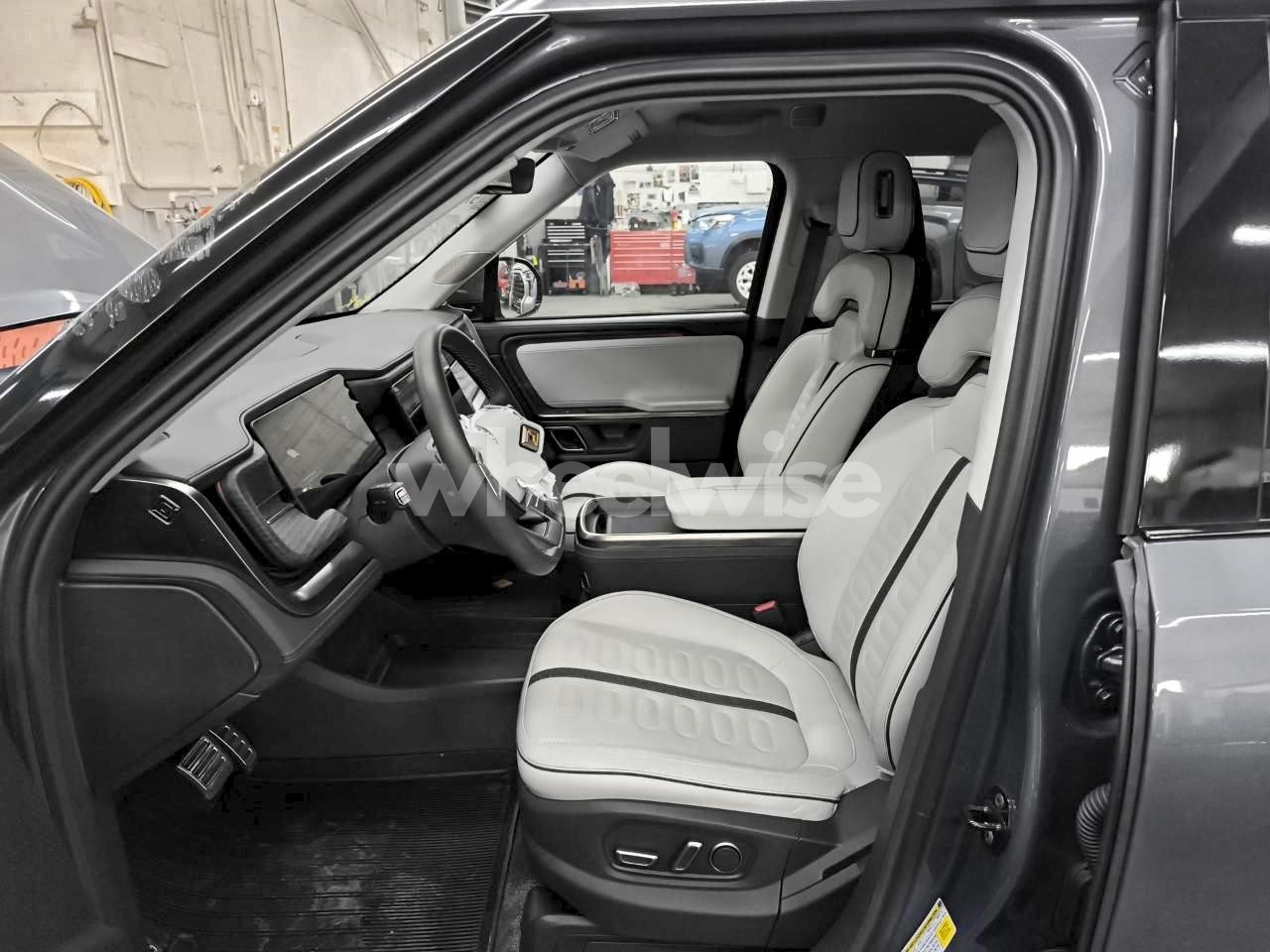 Photo 5 of 2024 RIVIAN R1S ADVENTURE (VIN 7PDSGCBA8RN037656)