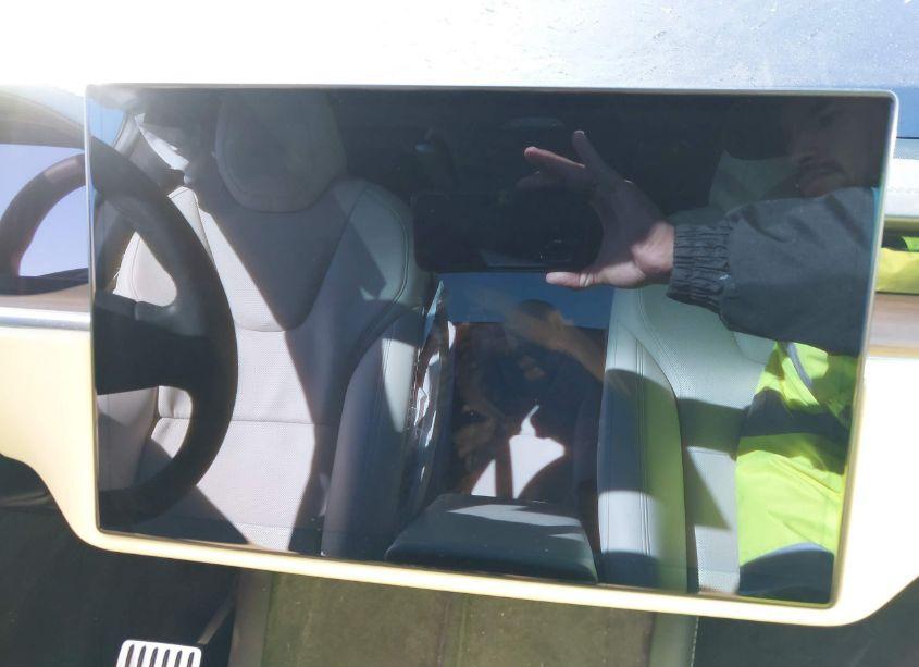 Photo 15 of 2023 Tesla Model X DUAL MOTOR ALL-WHEEL DRIVE/STANDARD RANGE (VIN 7SAXCAE58PF395981)