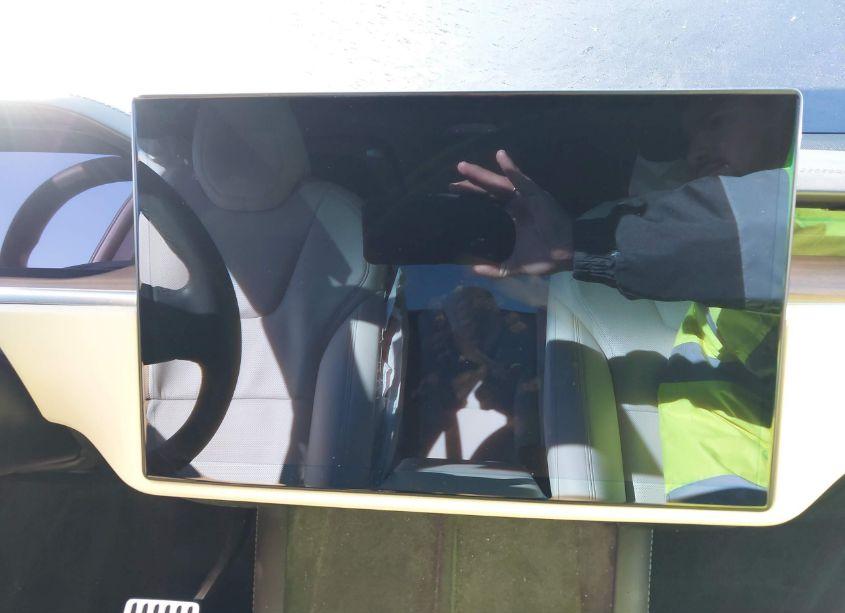 Photo 17 of 2023 Tesla Model X DUAL MOTOR ALL-WHEEL DRIVE/STANDARD RANGE (VIN 7SAXCAE58PF395981)