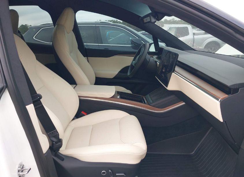 Photo 5 of 2023 Tesla Model X DUAL MOTOR ALL-WHEEL DRIVE/STANDARD RANGE (VIN 7SAXCBE51PF397027)