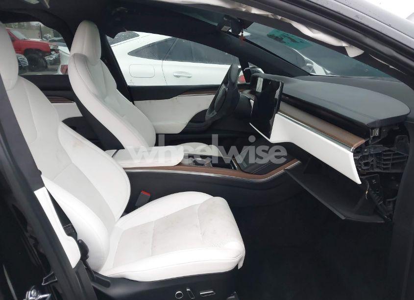 Photo 5 of 2022 Tesla Model X DUAL MOTOR ALL-WHEEL DRIVE (VIN 7SAXCBE54NF334582)