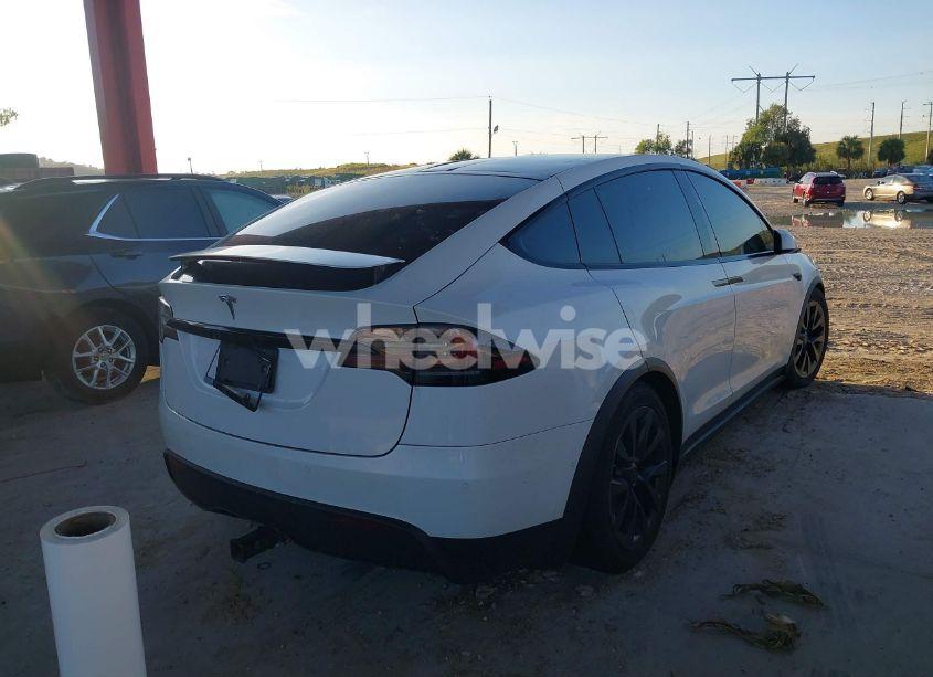 Photo 4 of 2022 Tesla Model X DUAL MOTOR ALL-WHEEL DRIVE (VIN 7SAXCBE55NF360768)