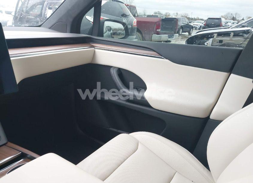 Photo 5 of 2023 Tesla Model X DUAL MOTOR ALL-WHEEL DRIVE/STANDARD RANGE (VIN 7SAXCBE55PF425587)