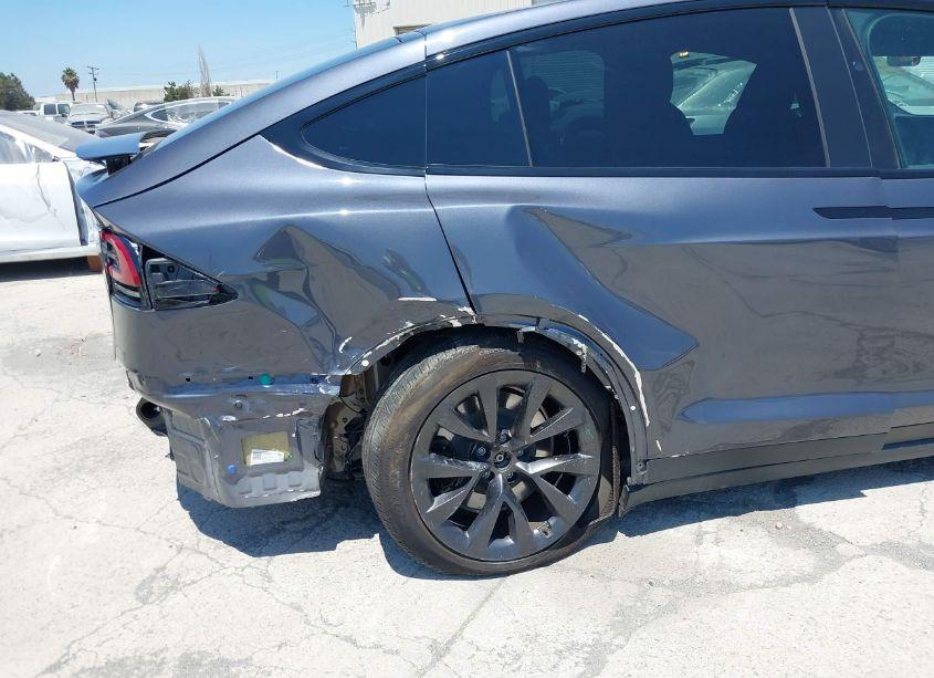 Photo 6 of 2023 Tesla Model X DUAL MOTOR ALL-WHEEL DRIVE/STANDARD RANGE (VIN 7SAXCBE58PF380483)