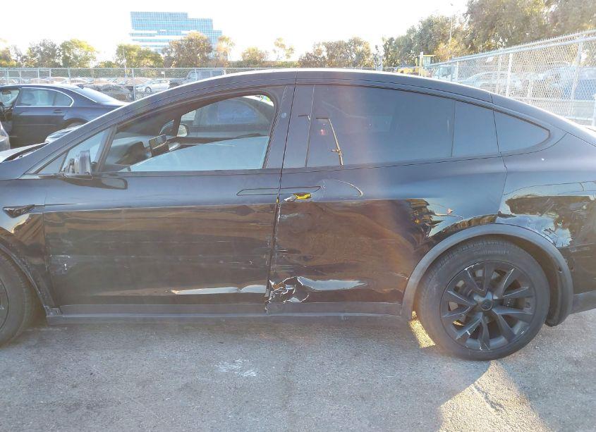 Photo 13 of 2022 Tesla Model X DUAL MOTOR ALL-WHEEL DRIVE (VIN 7SAXCBE5XNF335266)