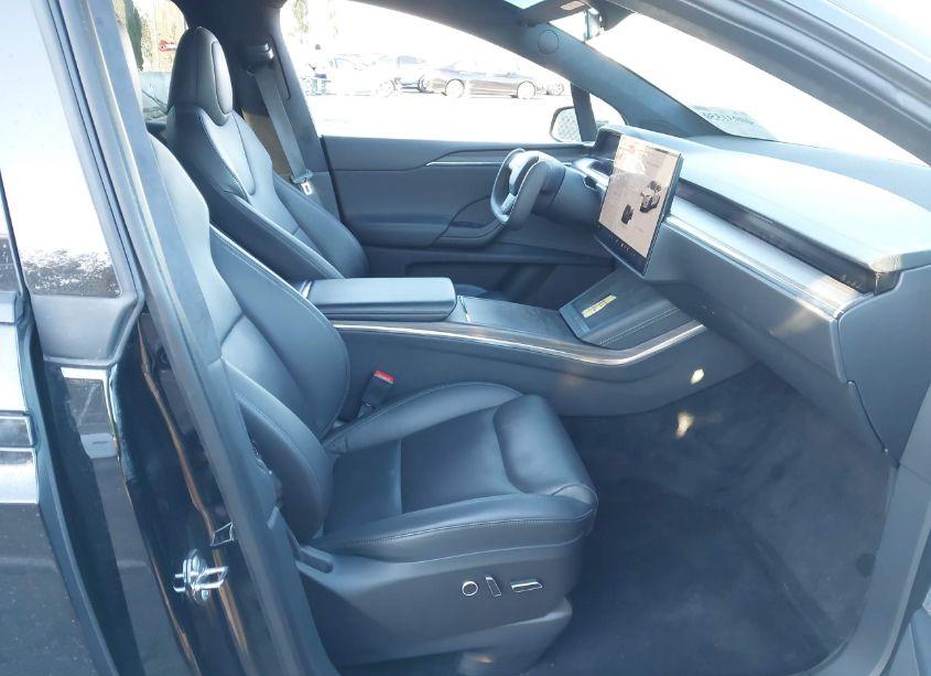 Photo 5 of 2022 Tesla Model X DUAL MOTOR ALL-WHEEL DRIVE (VIN 7SAXCBE5XNF335266)