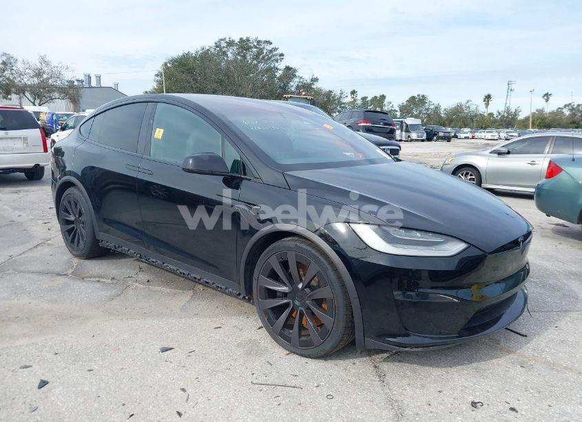 2022 Tesla Model X PLAID TRI MOTOR ALL-WHEEL DRIVE (VIN 7SAXCBE60NF331364) main photo