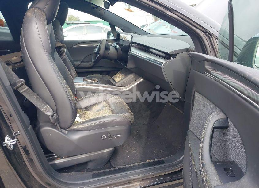 Photo 5 of 2022 Tesla Model X PLAID TRI MOTOR ALL-WHEEL DRIVE (VIN 7SAXCBE60NF331364)