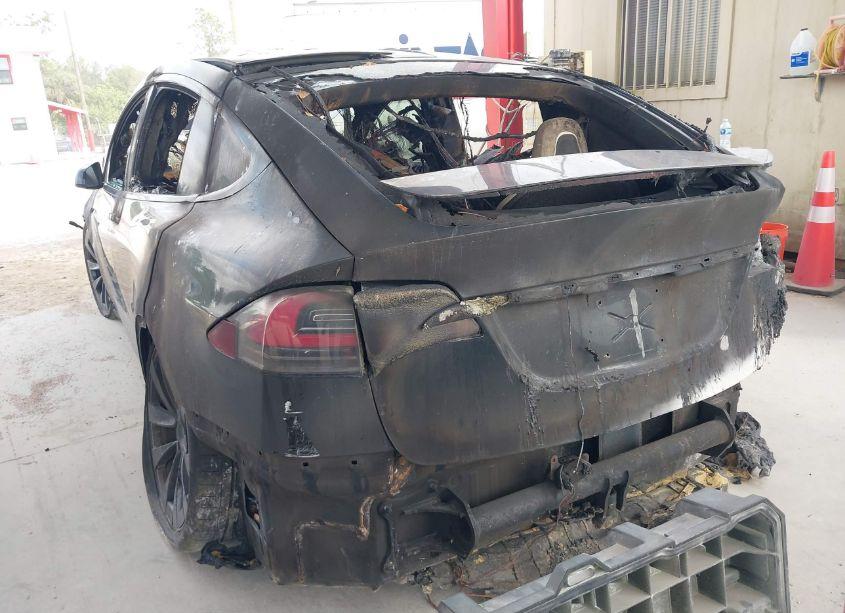 Photo 3 of 2022 Tesla Model X PLAID TRI MOTOR ALL-WHEEL DRIVE (VIN 7SAXCBE60NF331641)