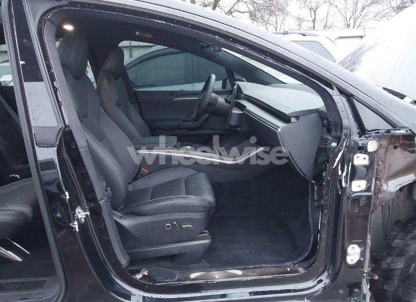 Photo 5 of 2023 Tesla Model X PLAID TRI MOTOR ALL-WHEEL DRIVE (VIN 7SAXCBE60PF375769)