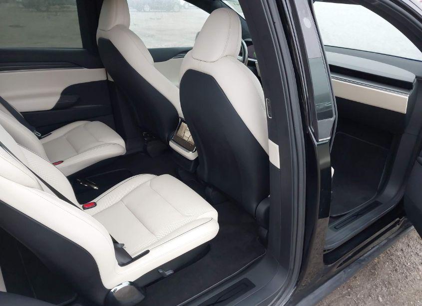 Photo 8 of 2022 Tesla Model X PLAID TRI MOTOR ALL-WHEEL DRIVE (VIN 7SAXCBE63NF360518)
