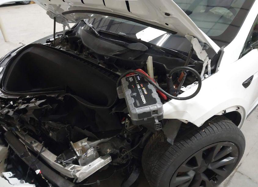 Photo 19 of 2024 Tesla Model X PLAID TRI MOTOR ALL-WHEEL DRIVE (VIN 7SAXCBE63RF440245)