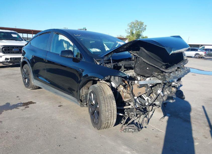 2022 Tesla Model X PLAID TRI MOTOR ALL-WHEEL DRIVE (VIN 7SAXCBE69NF332951) main photo