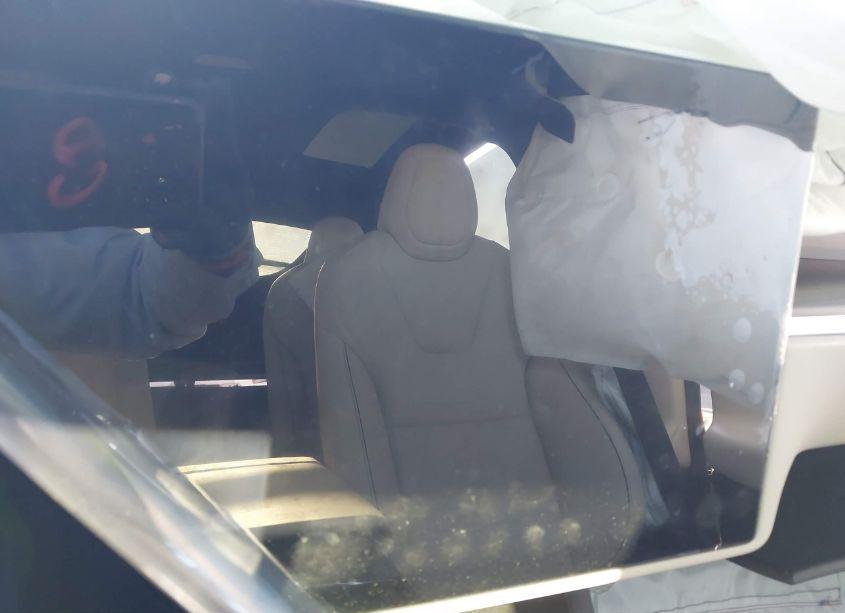 Photo 18 of 2022 Tesla Model X PLAID TRI MOTOR ALL-WHEEL DRIVE (VIN 7SAXCBE69NF332951)