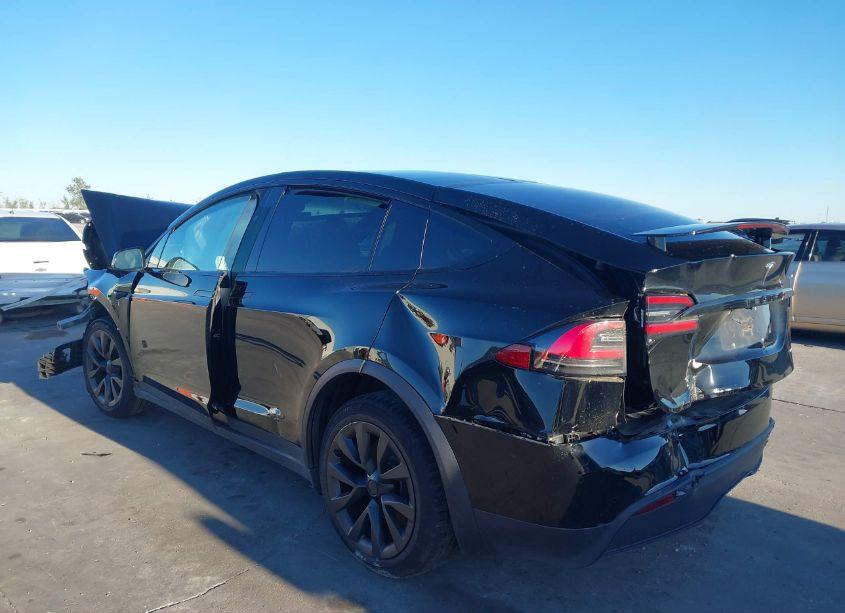 Photo 3 of 2022 Tesla Model X PLAID TRI MOTOR ALL-WHEEL DRIVE (VIN 7SAXCBE69NF332951)