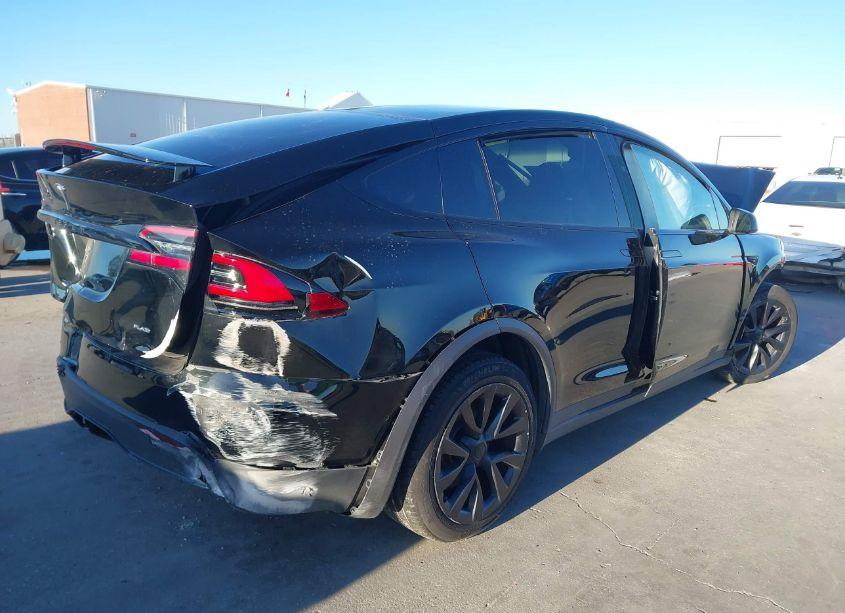 Photo 4 of 2022 Tesla Model X PLAID TRI MOTOR ALL-WHEEL DRIVE (VIN 7SAXCBE69NF332951)