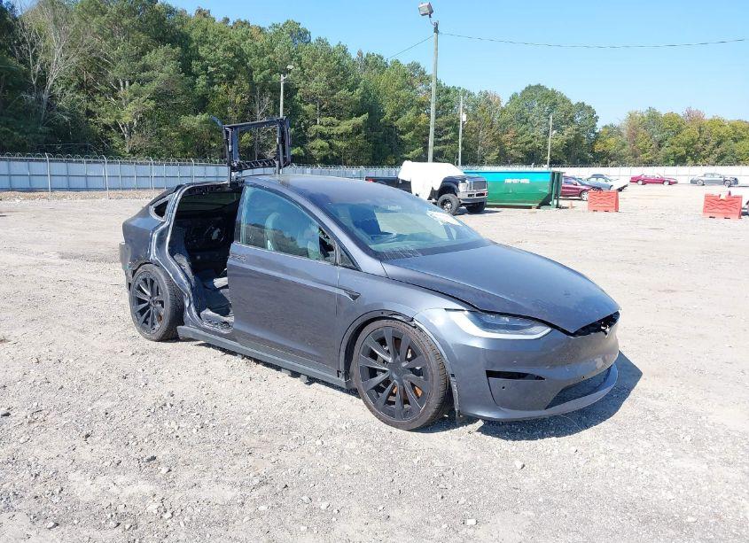 2022 Tesla Model X PLAID TRI MOTOR ALL-WHEEL DRIVE (VIN 7SAXCBE69NF355985) main photo