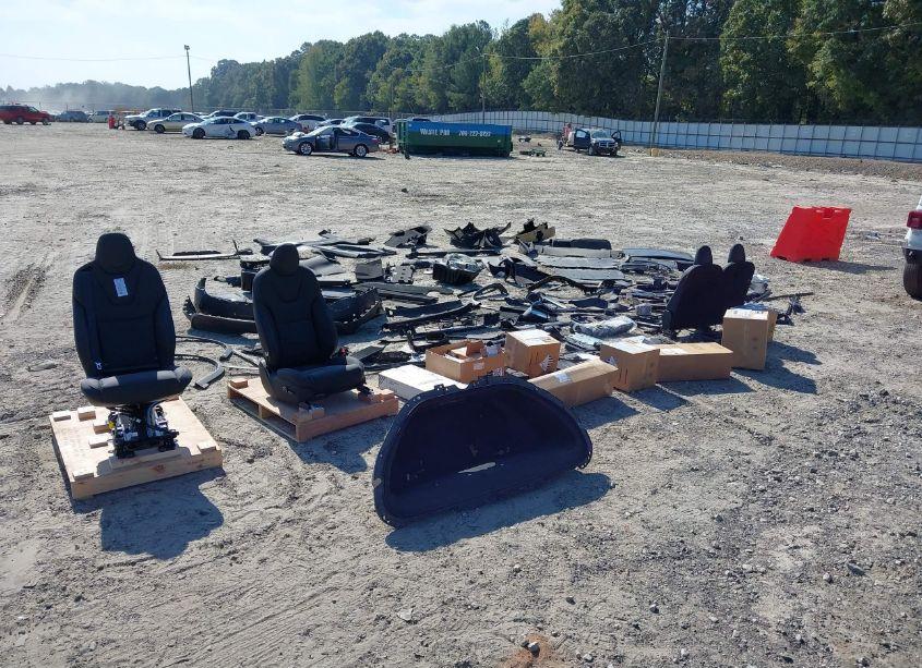 Photo 12 of 2022 Tesla Model X PLAID TRI MOTOR ALL-WHEEL DRIVE (VIN 7SAXCBE69NF355985)