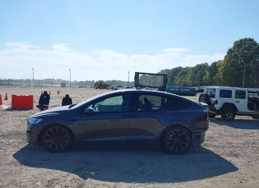 Photo 15 of 2022 Tesla Model X PLAID TRI MOTOR ALL-WHEEL DRIVE (VIN 7SAXCBE69NF355985)