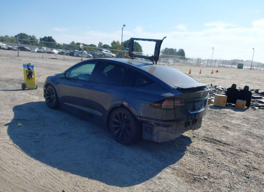 Photo 3 of 2022 Tesla Model X PLAID TRI MOTOR ALL-WHEEL DRIVE (VIN 7SAXCBE69NF355985)