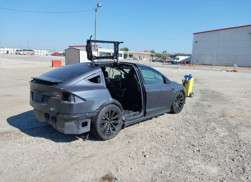 Photo 4 of 2022 Tesla Model X PLAID TRI MOTOR ALL-WHEEL DRIVE (VIN 7SAXCBE69NF355985)