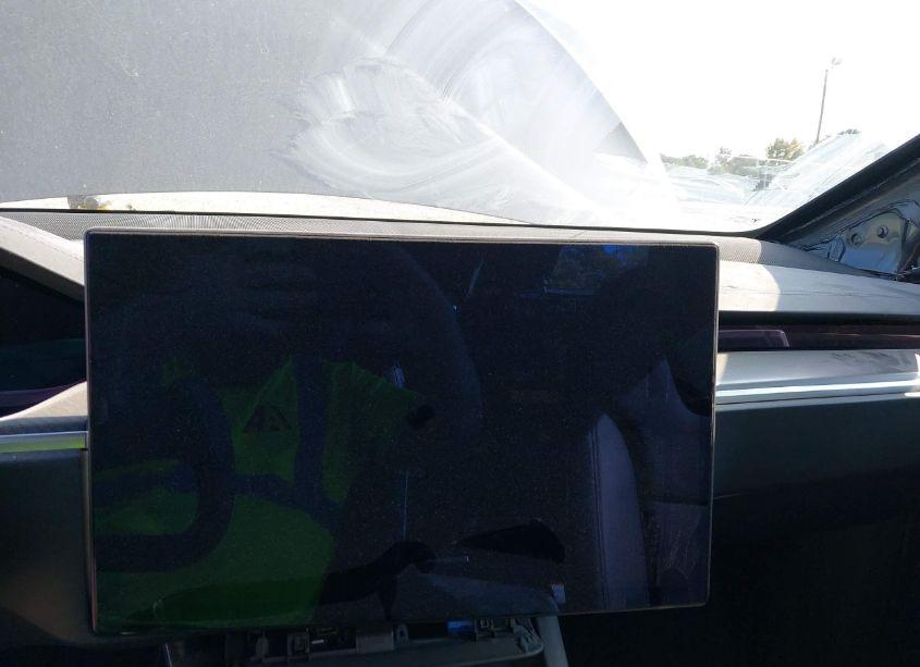 Photo 7 of 2022 Tesla Model X PLAID TRI MOTOR ALL-WHEEL DRIVE (VIN 7SAXCBE69NF355985)