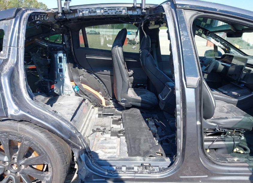 Photo 8 of 2022 Tesla Model X PLAID TRI MOTOR ALL-WHEEL DRIVE (VIN 7SAXCBE69NF355985)