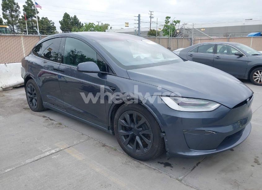 2022 Tesla Model X PLAID TRI MOTOR ALL-WHEEL DRIVE (VIN 7SAXCBE6XNF337687) main photo