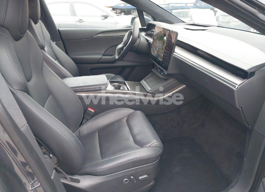 Photo 5 of 2022 Tesla Model X PLAID TRI MOTOR ALL-WHEEL DRIVE (VIN 7SAXCBE6XNF337687)