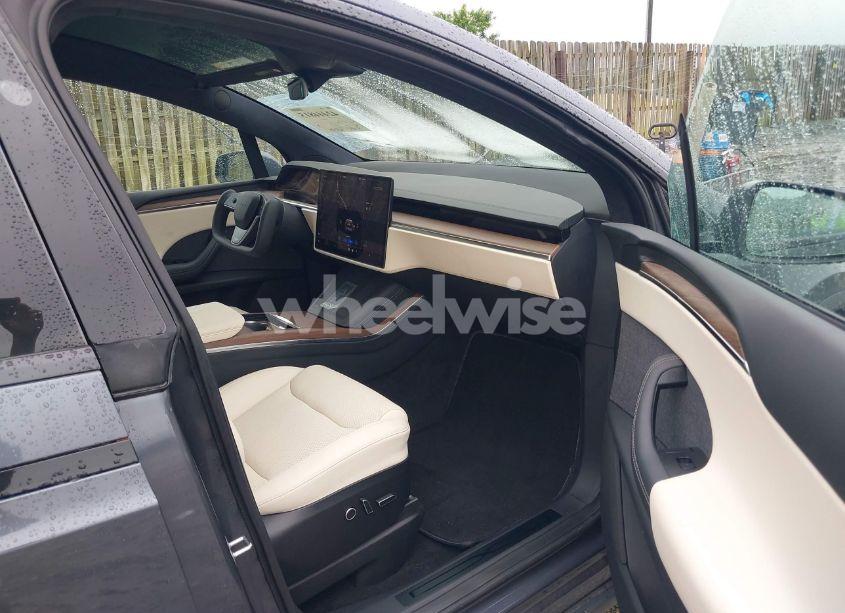 Photo 5 of 2022 Tesla Model X DUAL MOTOR ALL-WHEEL DRIVE/PLAID TRI MOTOR ALL-WHEEL DRIVE (VIN 7SAXCDE51NF337869)