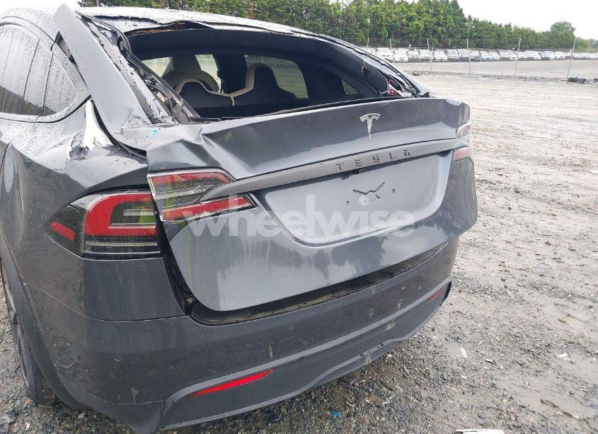 Photo 6 of 2022 Tesla Model X DUAL MOTOR ALL-WHEEL DRIVE/PLAID TRI MOTOR ALL-WHEEL DRIVE (VIN 7SAXCDE51NF337869)