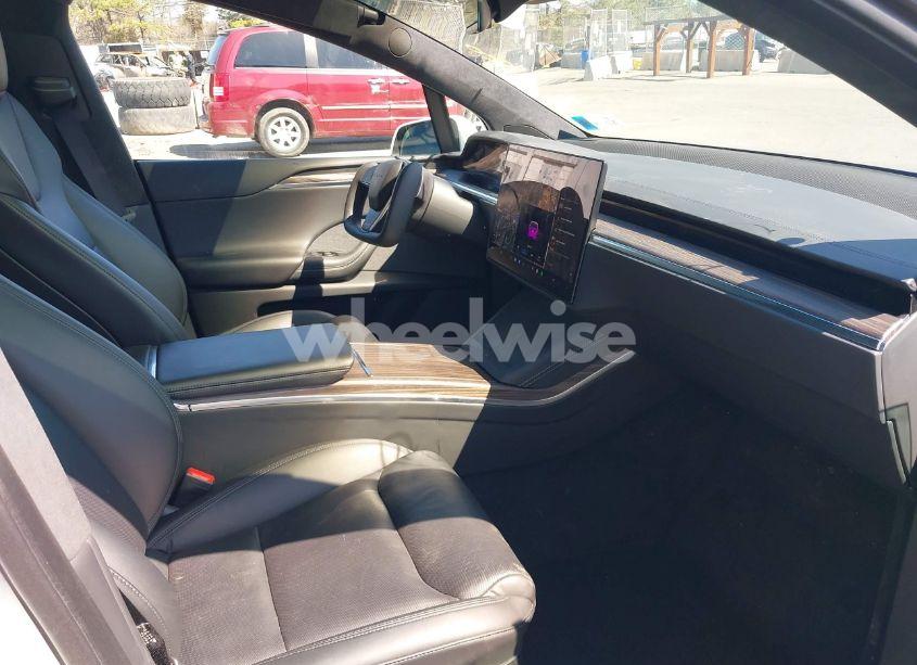 Photo 5 of 2022 Tesla Model X DUAL MOTOR ALL-WHEEL DRIVE/PLAID TRI MOTOR ALL-WHEEL DRIVE (VIN 7SAXCDE58NF342776)