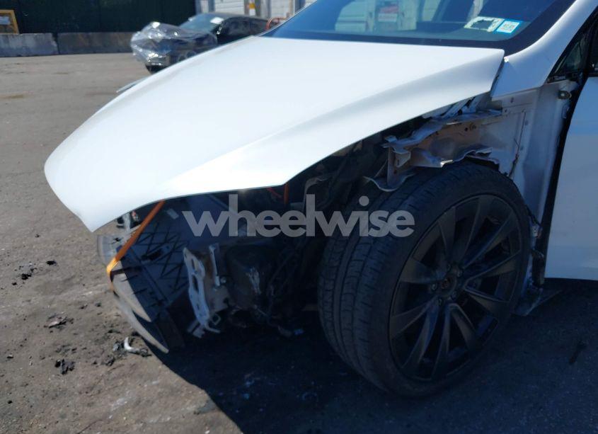 Photo 6 of 2022 Tesla Model X DUAL MOTOR ALL-WHEEL DRIVE/PLAID TRI MOTOR ALL-WHEEL DRIVE (VIN 7SAXCDE58NF342776)