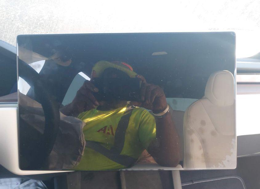 Photo 16 of 2023 Tesla Model X DUAL MOTOR ALL-WHEEL DRIVE/STANDARD RANGE (VIN 7SAXCDE5XPF428996)