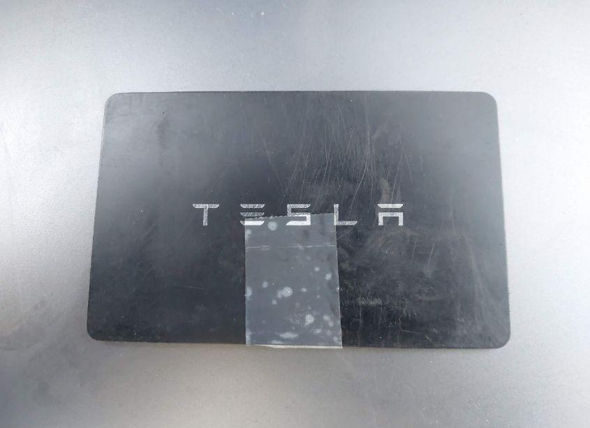 Photo 11 of 2022 Tesla Model Y LONG RANGE DUAL MOTOR ALL-WHEEL DRIVE (VIN 7SAYGAEE0NF381840)