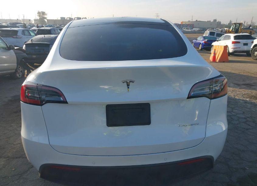 Photo 16 of 2022 Tesla Model Y LONG RANGE DUAL MOTOR ALL-WHEEL DRIVE (VIN 7SAYGAEE0NF381840)