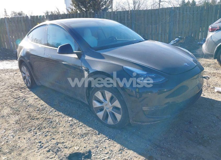 2023 Tesla Model Y AWD/LONG RANGE DUAL MOTOR ALL-WHEEL DRIVE (VIN 7SAYGAEE0PF646470) main photo