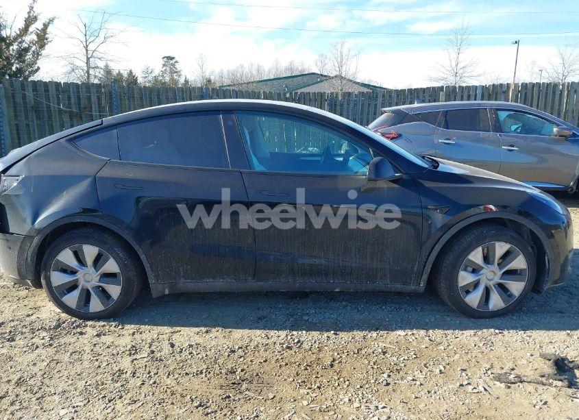 Photo 13 of 2023 Tesla Model Y AWD/LONG RANGE DUAL MOTOR ALL-WHEEL DRIVE (VIN 7SAYGAEE0PF646470)